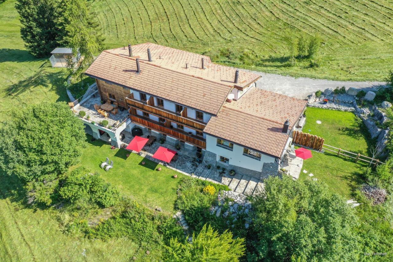 Chasa Al Battaporta Hotel Tschierv Buitenkant foto