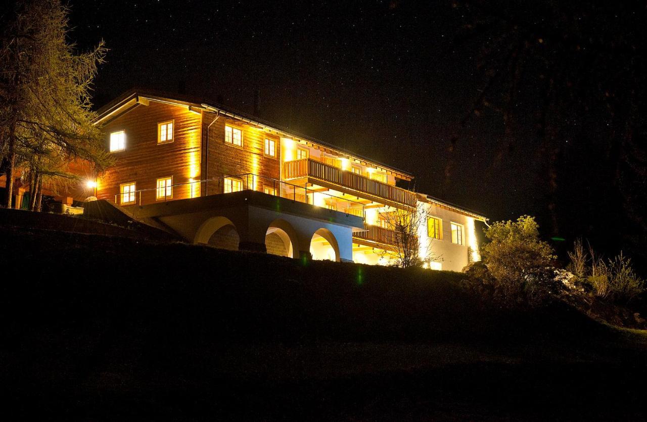 Chasa Al Battaporta Hotel Tschierv Buitenkant foto